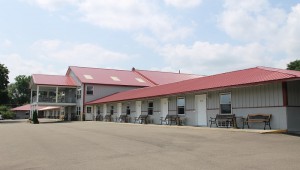 The front of the Golden Knight Inn