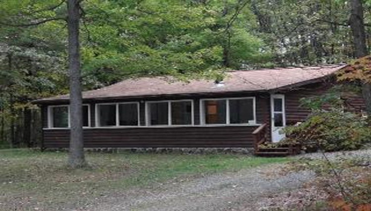 Hunter's View cabin in the woods