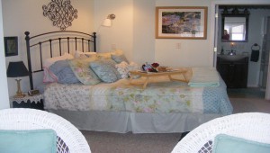 Lake Valley Legends Bnb inviting bedroom 3