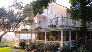 Magnolia Place Bnb overlooking Seneca Lake