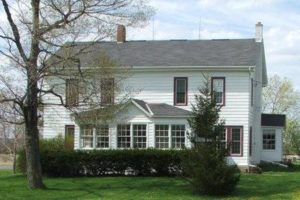 Apex Inn bnb renovated 19th century farmhouse
