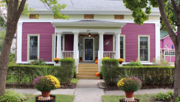 Blackberry Inn bnb welcoming front porch