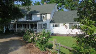Dean Lane bnb beautifully updated farmhouse