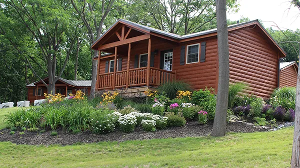 CABINS/VACATION RENTALS